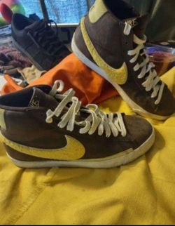 Rare collectible hard to find Nike blazer trainers size 12 big shape.