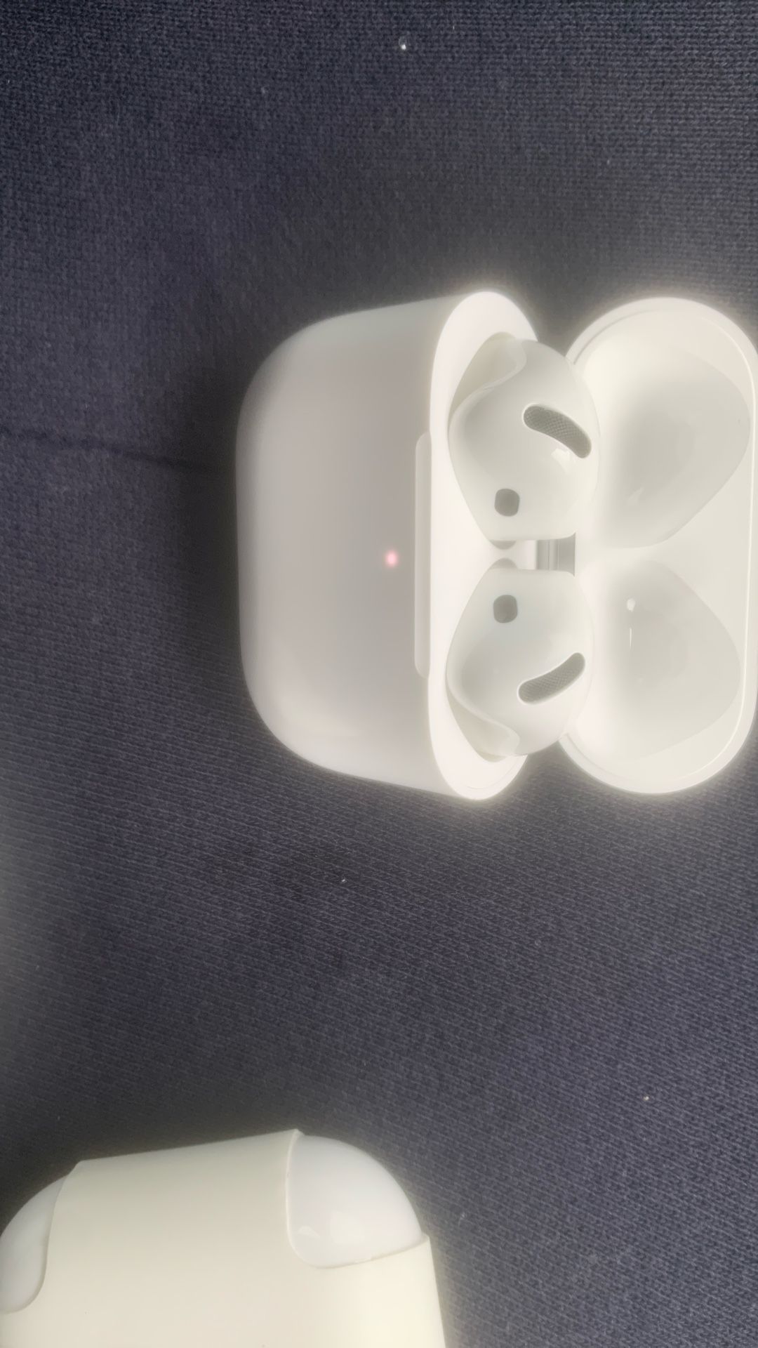 AirPods 4s