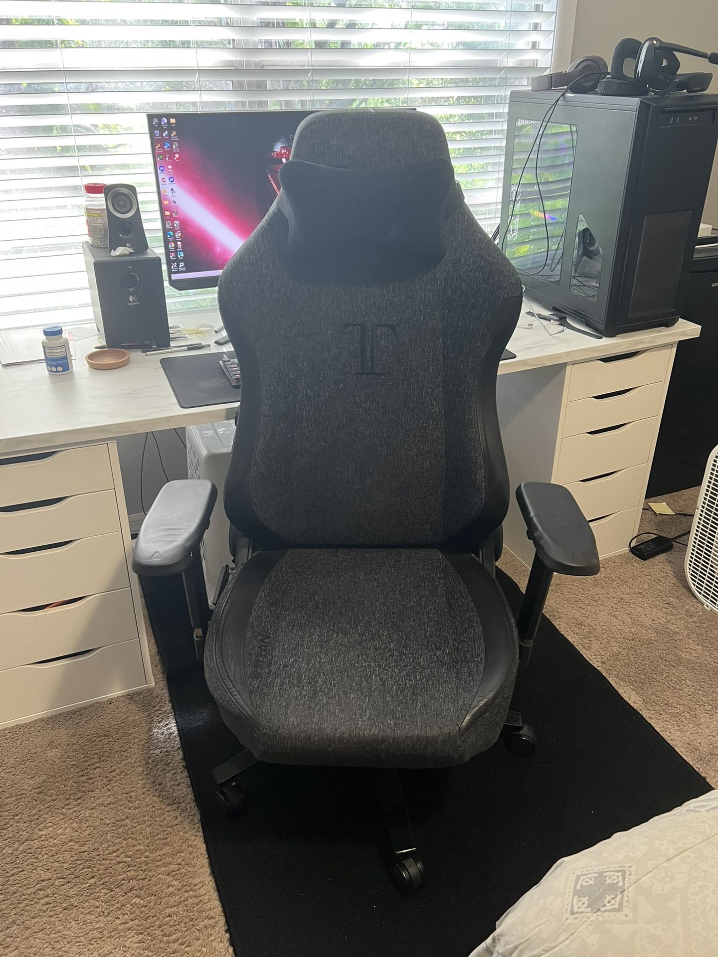 Secret Lab Titan Gaming/office Chair