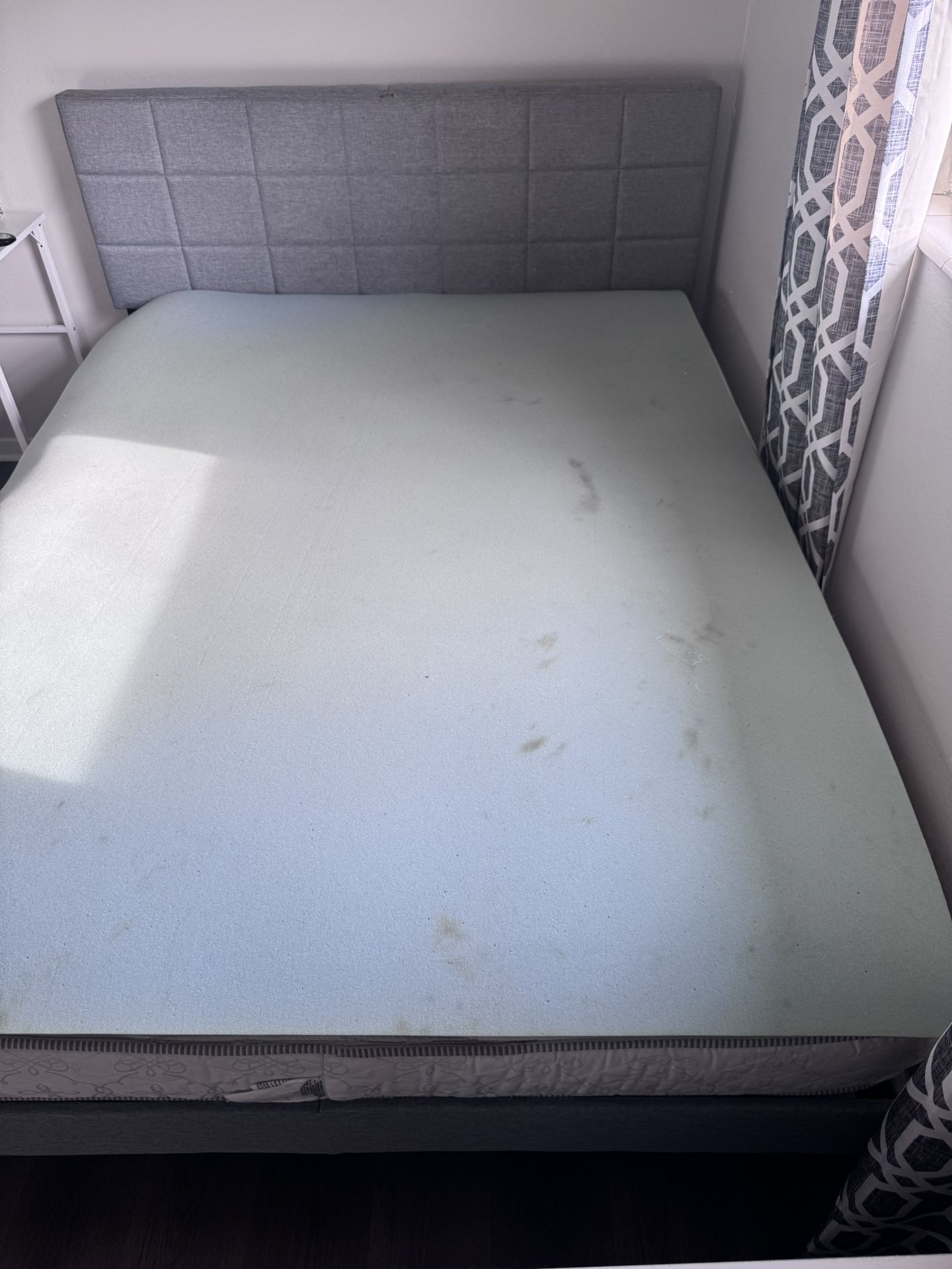 Mattress With Bedding Frame (Queen)