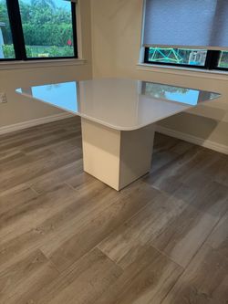 CB2 Kara Mann Glass Dining Table – Must Go
