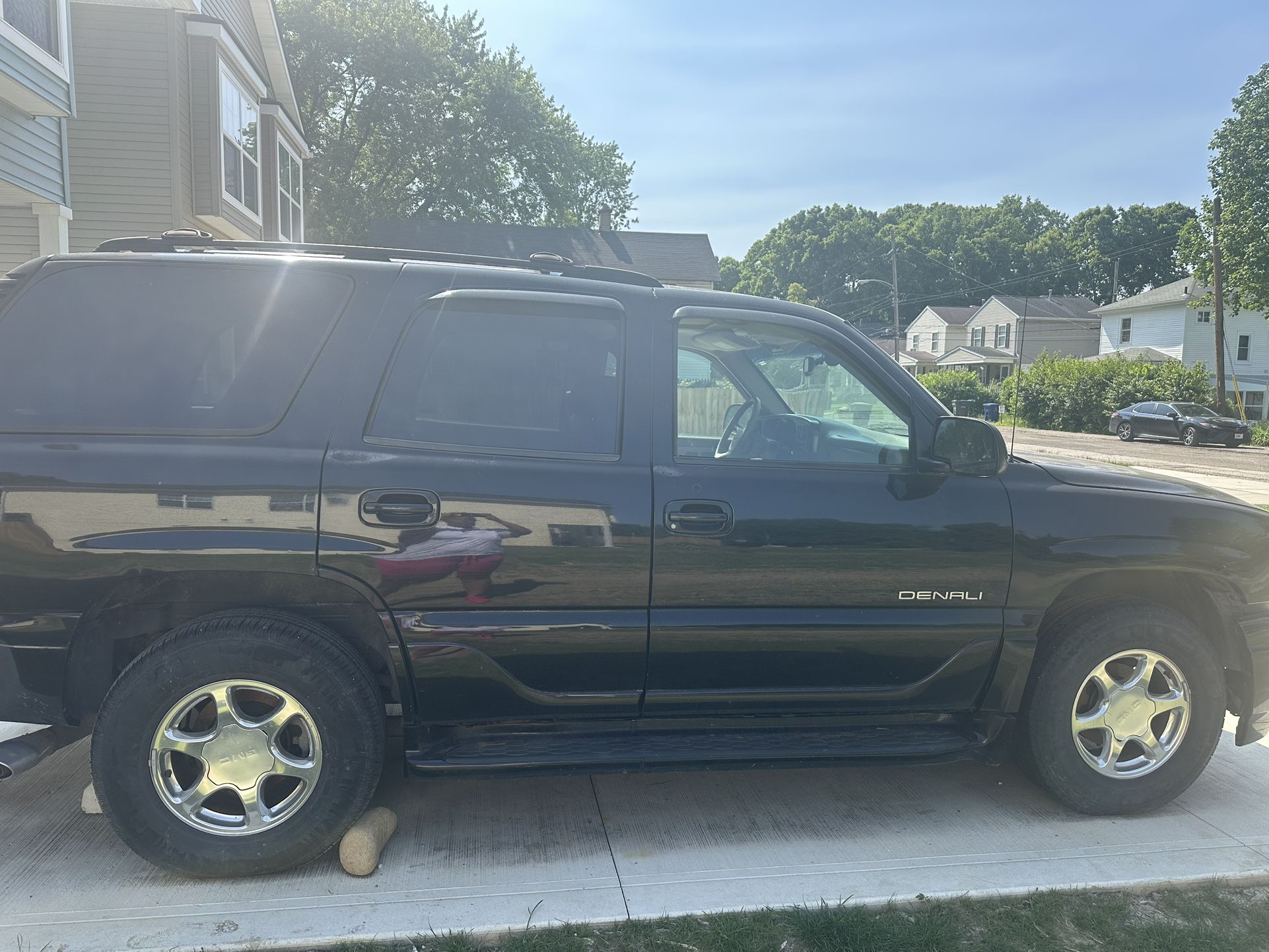 2002 GMC Yukon Denali