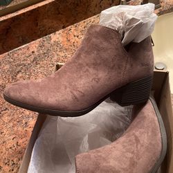 Bootie Suede 9.5 Medium Shoe