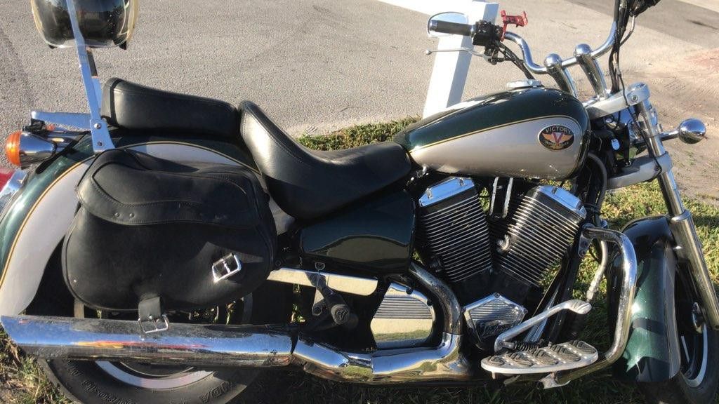 2001 Victory V92C Motorcycle For Sale. Cruiser 1588cc VTwin for Sale