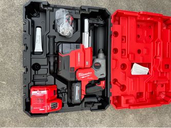 M18 FUEL 18V Lithium-Ion Brushless 1-1/8 in. Cordless SDS-Plus Rotary Hammer/Dust Extractor Kit, Two 6.0Ah Batteries