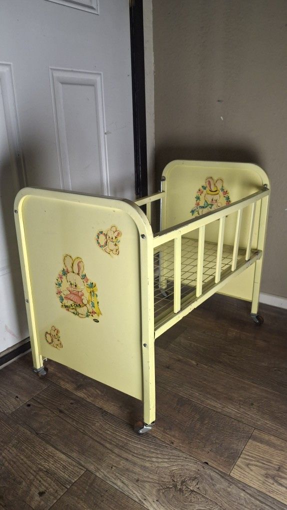 AMSCO Antique Doll-E-Crib