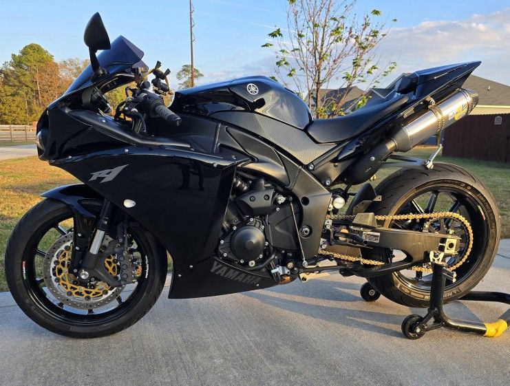 2010 Yamaha R1