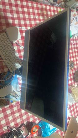 Apple I Mac 2021  model A2439 24”