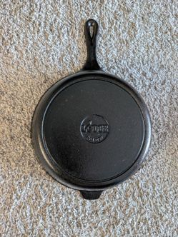 Lodge Cast Iron Deep Skillet - 3 Brand New Layers of Seasoning