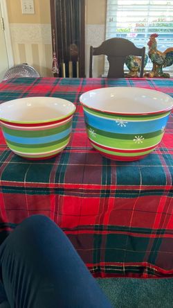 2 Christmas Serving/Mixing Bowls