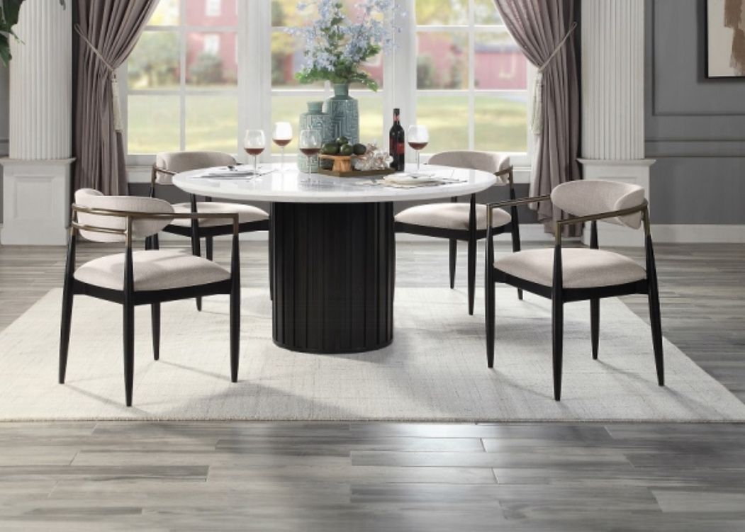 Round Table 4 Chair , Square Table 