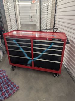 Craftsman 2000 Series 52-inch 10-drawer red rolling tool cabinet.