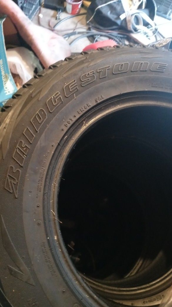 Bridgestone Blizzak 235/70 70 16