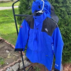 Hoodie Jacket For Boys Or Skinny Guys Size Medium (14-16)