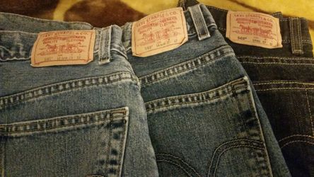 LEVI JEANS