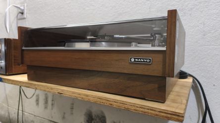 Sanyo TP-80SA  Vintage Turntable 