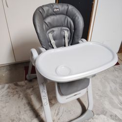 Rarely used baby  hi chair 
