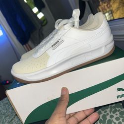 Classic Pumas Sz 4 
