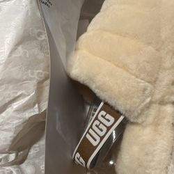 UGG Slides 