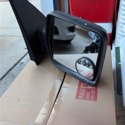 Retrovisor Para Ford F150 Del 2004 Al 2008 Lado Izquierdo  En 20 Dólares Buen Estado 