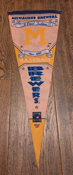 MLB - Wincraft - Cooperstown Collection - Milwaukee Brewers - Pennant - Vertical - Felt