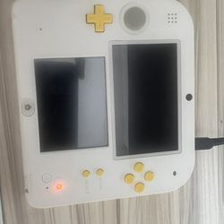 Nintendo 2DS Super Mario Console White / Yellow Model