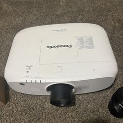 Panasonic EZ580 Projector 