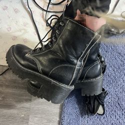 Girl Boots 