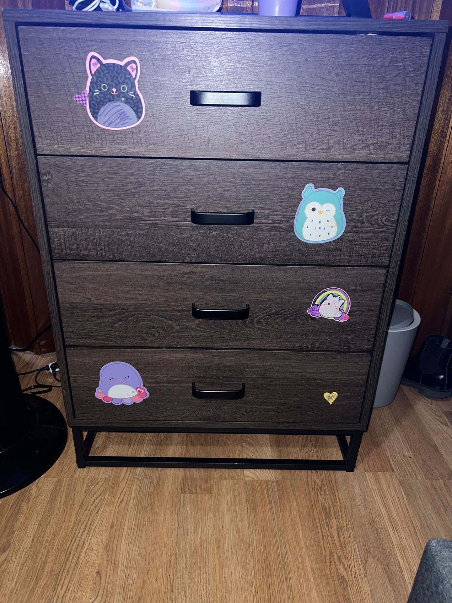 chest of drawers