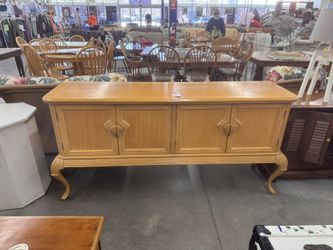 Dinner Room Buffet / Dining Server