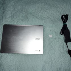 Iam selling Acer R13 CB5-312T N16Q10 ChromeBook 13.3" Touchscreen FHD 4GB 64GB SSD ChromeOS works great 