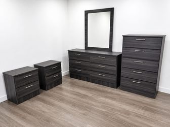 Dresser whit mirror , chest and 2 nightstands - Cómoda con espejo , gavetero y 2 mesitas de noche