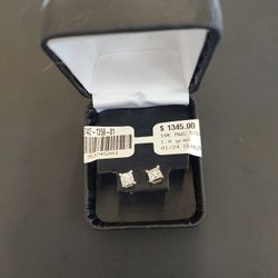 18k Diamond Studs 