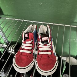 Spider-Man Vans Size 4 25$