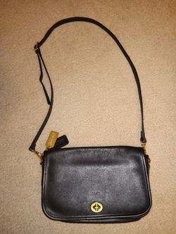 Vintage Leather COACH #9755 crossbody, Authentic