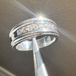 Men’s 14kt Diamond Ring 