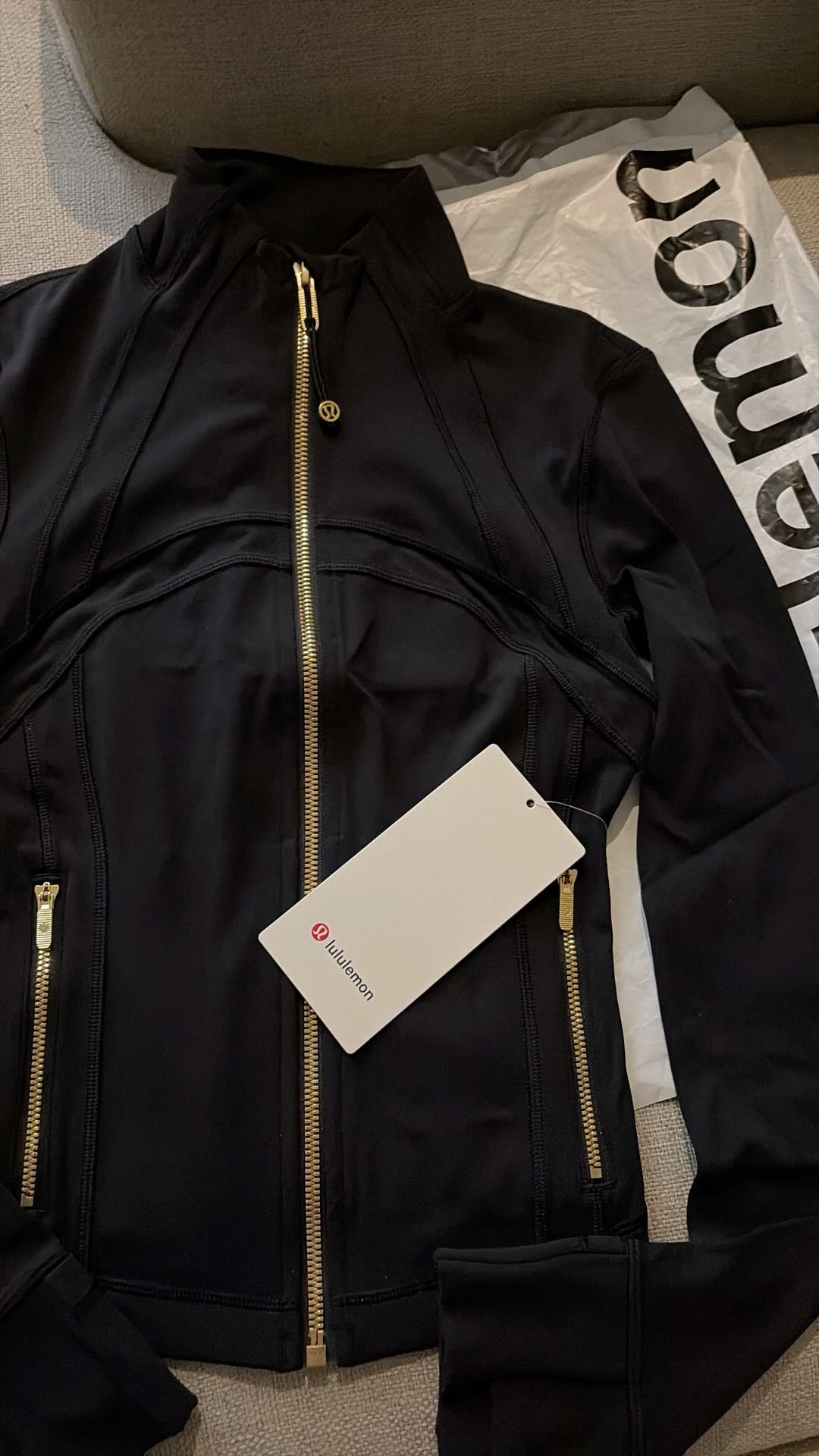 lululemon size 2 black,white