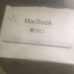 MacBook  13 Inch Notebook 2013