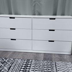 6 Drawer Dresser (white)