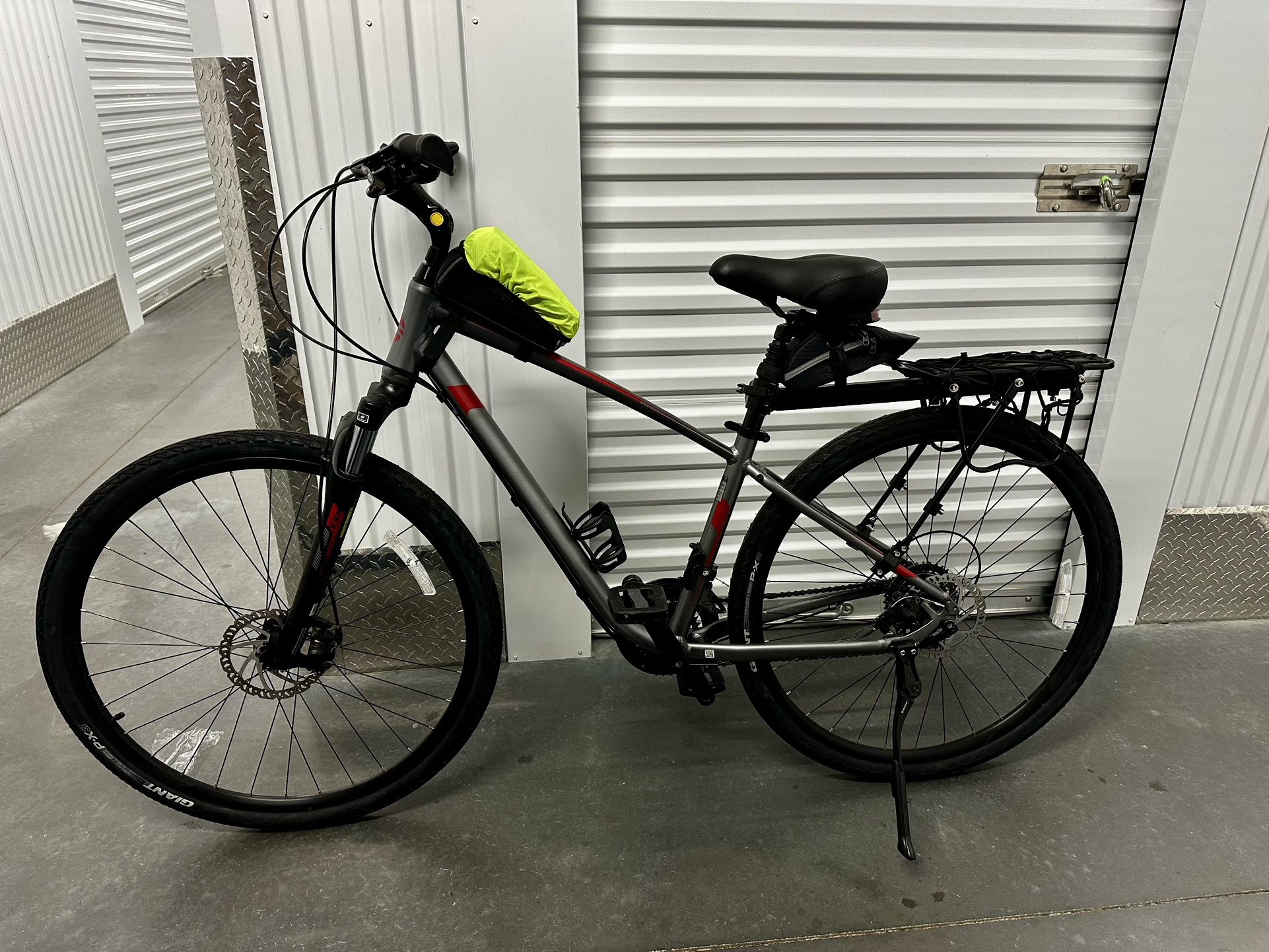 giant hybrid mountain/road bike
