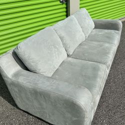 Couch w/ FREE DELIVERY!