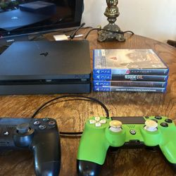 PS4 Slim 500GB + DualShock + SCUF Controller