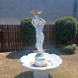 Lady Fountain With Shell Bottom 