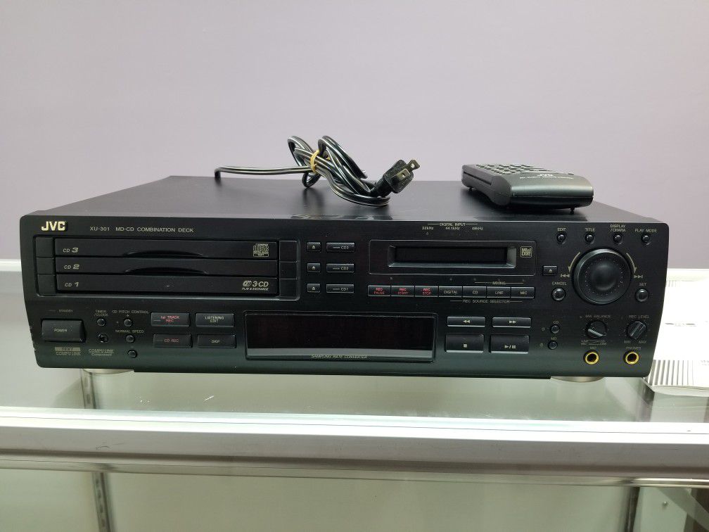 JVC 3-CD/1-Minidisc Player/Recorder