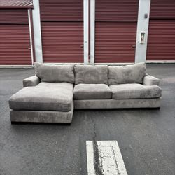 **FREE DELIVERY** Beautiful Modern Grey L Shaped Sectional Couch 