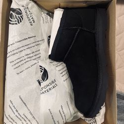 New Uggs Kids Classic Bootie’s 