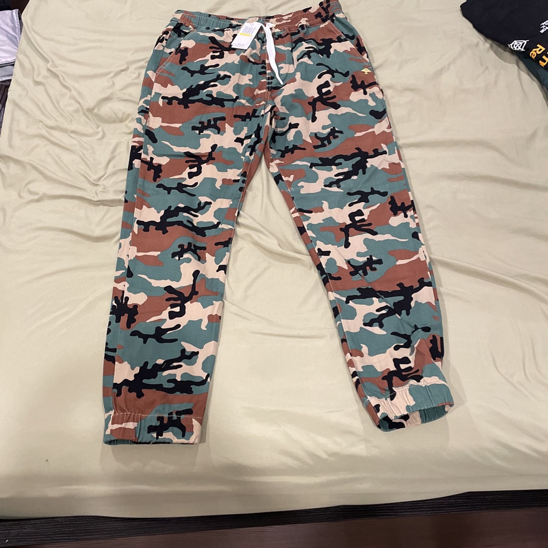 LRG Jogger Camo Pants Medium