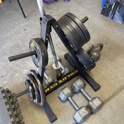 Golds Gym, Weightlifting Lot