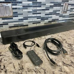 Bose Soundbar 550 Smart Atmos Like New 