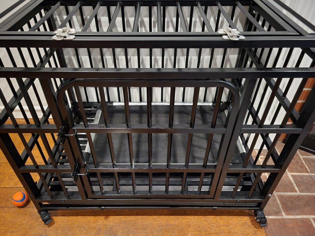 Indoor/Outdoor Dog Crate with Wheels